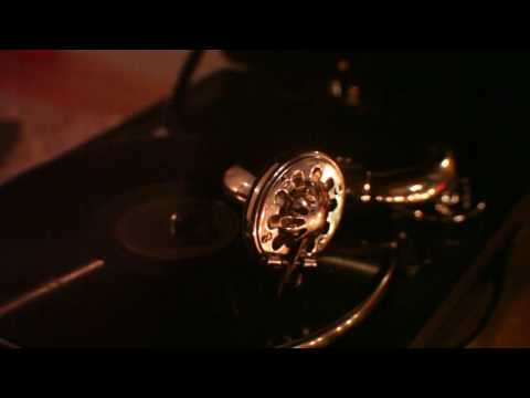 "Gloomy Sunday" Schellack Hal Kemp Orchestra (1936)