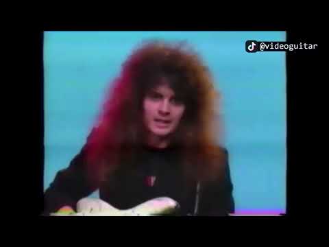 Vinnie Moore - Speed, Accuracy, and articulation, guitar lesson.P.1