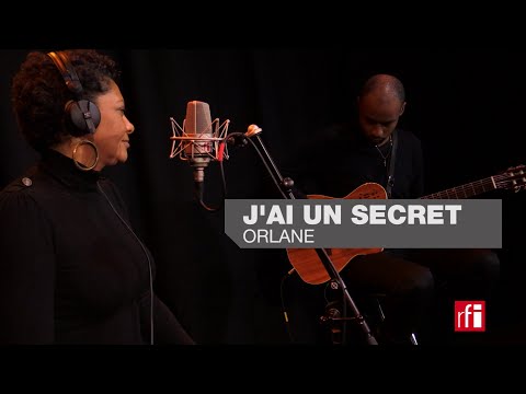 Orlane chante "J'ai un secret" dans Couleurs tropicales