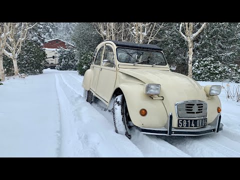 How good is a Citroen 2CV in the snow?