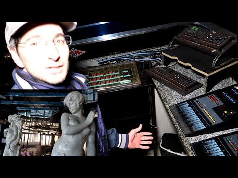 Discoteca anni 90 abbandonata - perchè hanno lasciato DJ SET, casse e tutto l'arredamento? - parte 1