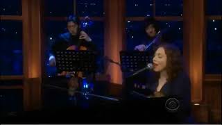 Regina Spektor - Eet - Live on the Late Late Show with Craig Ferguson (2009-11-06)