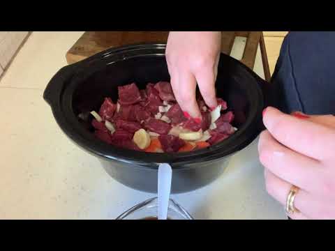 Easy slow cooker beef stew | no fuss, one pot