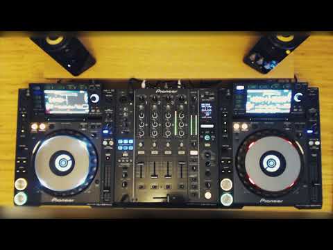 Smokey 'Bubblin' B x Evil B vs B Live - 'Pump It Up'