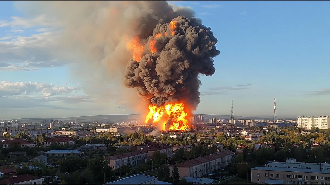 4 MINUTES AGO! 5 Russian GENERALS and 30,000 TONS of Ammunition DESTROYED by Ukrainian Missile