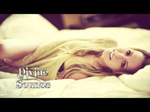 Erlandsson feat. Lola Rhodes - Stay