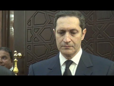 حزن وشرود ودهشة.. علاء وجمال مبارك ينتهيان من عزاء والدهما