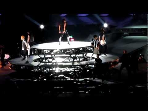 [FANCAM] 121123 SHINee - Lucifer @ SMTOWNSG
