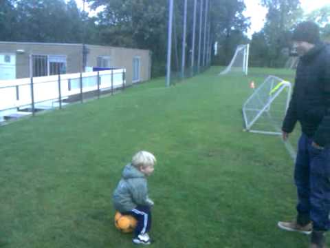 butt kick. vv spaubeek