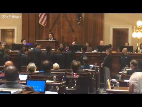 USC Coach Dawn Staley addresses SC General Assembly, applauds lawmakers for removing Confederate ...