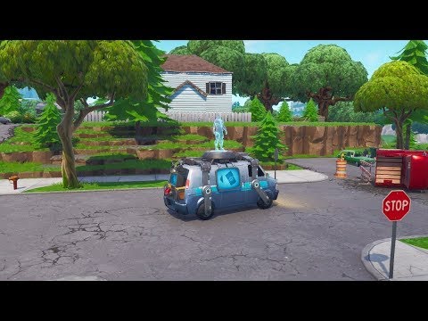 Difference Between Fortnite Battle Royale And Save The World