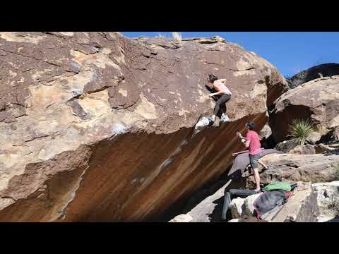 Hueco Tanks Bouldering - Hobbit in a Blender, V5
