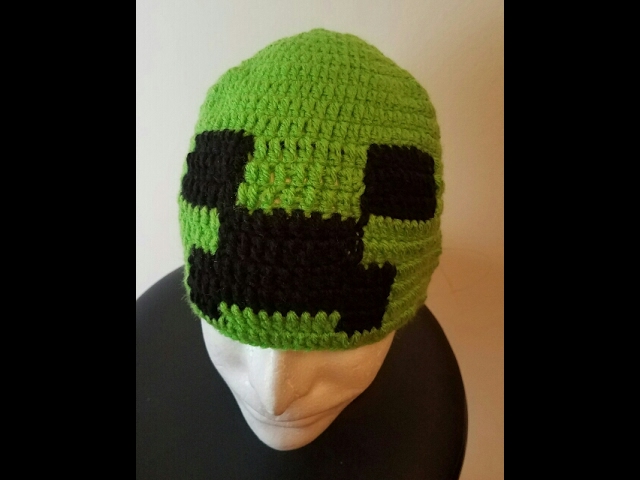 Vídeo relacionado con Minecraft Conjunto de gorro, guantes y bufanda para niño | Gorro de invierno con pompón de punto verde de talla única para niños | Guantes cálidos y bufanda con cara de personaje Creeper