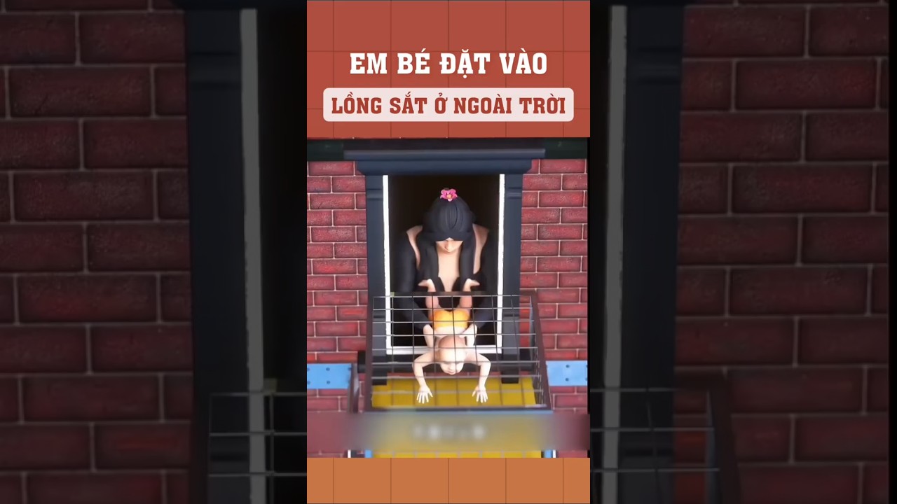 Em bé được đặt vào lồng sắt ở ngoài trời