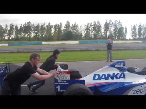 -97 Arrows (ex. Damon Hill) start from Pits