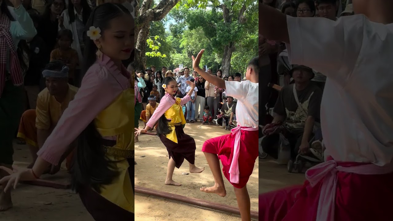 Khmer traditional dance at the ancient temple, Angkor Wat
