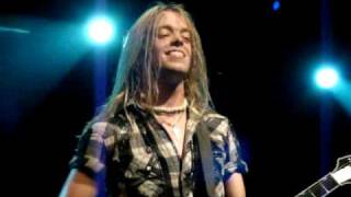 Black Stone Cherry - Please Come In (Live @ Sheffield Academy 9.12.08).MPG