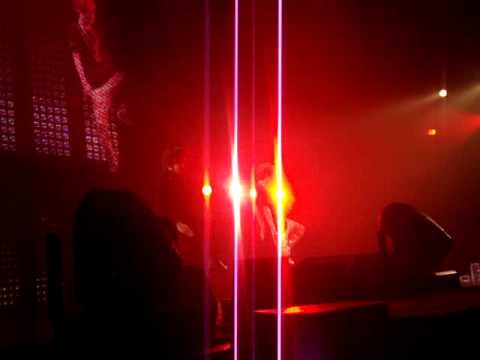 110610 SM Town Paris - Dance Break - TaeMin + EunHyuk Part (1)