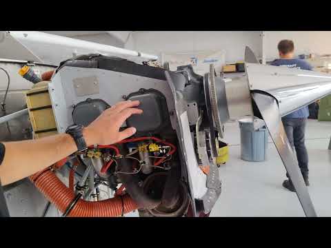 Inside the cowling of a Cessna 172S (Engine: Lycoming IO-360-L2A) | 4K Resolution