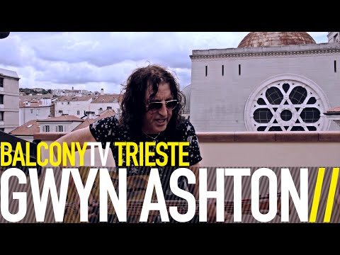 GWYN ASHTON - JUST A LITTLE BIT (BalconyTV)