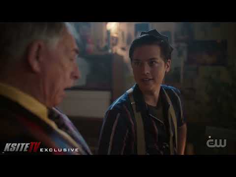 Riverdale EXCLUSIVE CLIP - "A Different Kind of Cat" - Jughead - Cole Sprouse