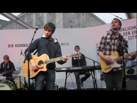 Max Giesinger & Band - Locked out of heaven  (Marktplatz Karlsruhe, 16.03.13)
