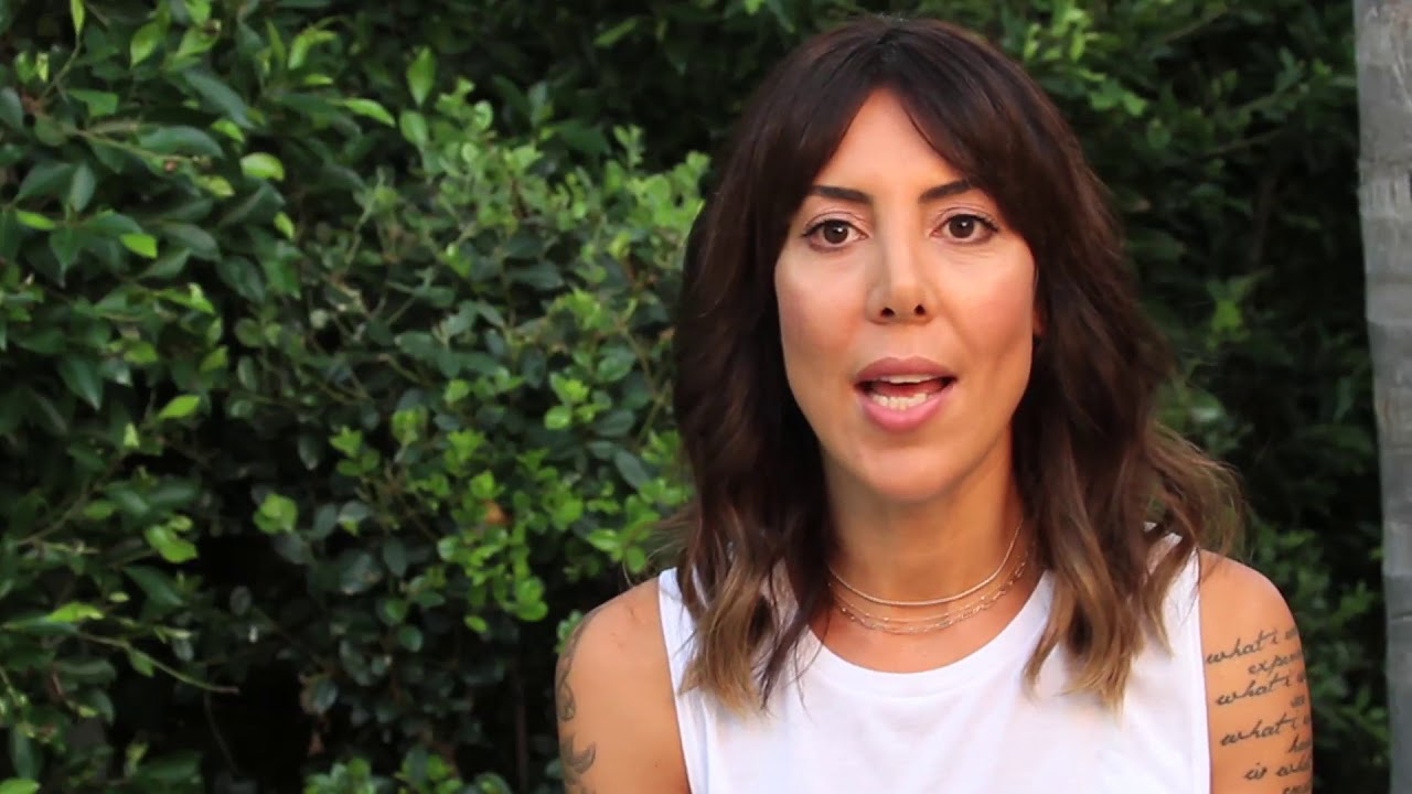 Julyet Berlen - Super Mom t-shirts (Charitable collection video)