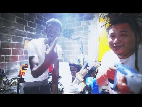 E4rmDaCity X Twinnski - Gravy Freestyle