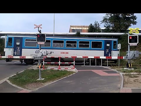 Železniční přejezd Chrudim město #1 / Czech railroad crossing