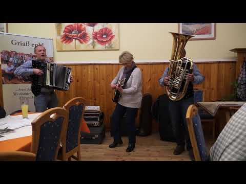 Noch einmal erklingt der Walzer ...., Edelweiss Buam & Ingrid von den Steirerboys. 4-2 © OlmHERZ