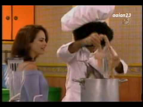 pepe roni preparando una calabaza para halloween