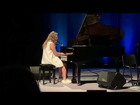 Luísa Sobral | Serei sempre uma mulher | Concerto solidário | NOVA SBE, 30.3.2023