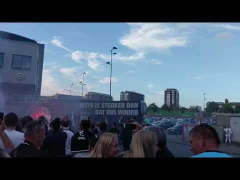 Aankomst Feyenoord Spelersbus - psv v Feyenoord 0-1 18/09/16