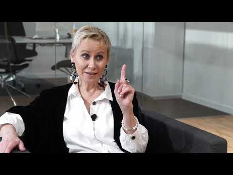 RĒZIJA KALNIŅA - Primadonna, panks, slavenību bērns, sievišķīga, maiga,  bet ar raksturu...