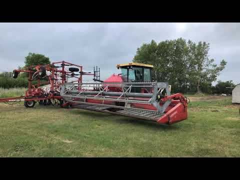 Versatile 4750 25' Swather w/ 1986 Versatile 4025 Header UNRESERVED - Lot 552