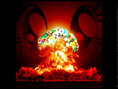 General Mumble befriends Allicorn - Atomic Cupcakes