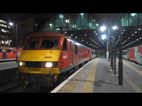 (HD) DB Cargo 90029 + MK4 set + DVT 82208 depart Kings Cross on 5Y18 Empties. 08.03.18