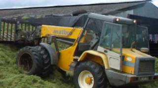 preview picture of video 'Bracken silage cutting.mp4'