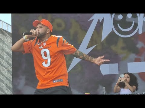 Raffa Moreira chama fã Pra cantar presença Vip 2 no RAP GAME BH - MOSH no final