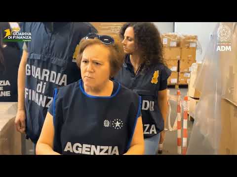 L'operazione di guardia di finanza e funzionari doganali