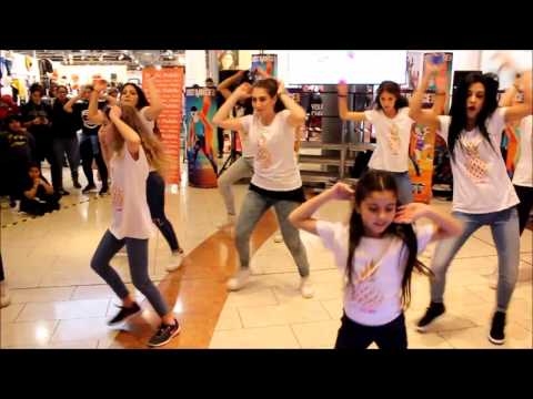 Just Dance 2017 - Cheap Thrills by Sia ft. Sean Paul