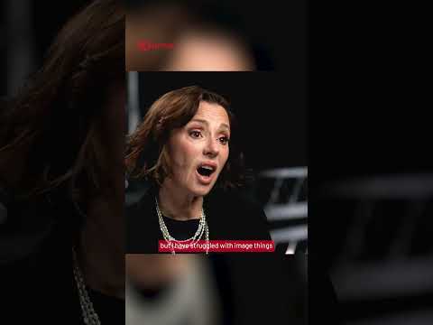 Tina Arena Left Speechless At Portrait Reveal | 10 News+