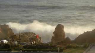 preview picture of video 'Storm Hercules: huge waves at Algar Seco, Carvoeiro, January 06, 2014'