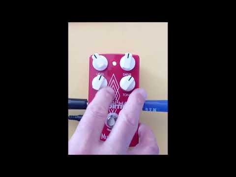 MUSICLILY Englishman Man Distortion