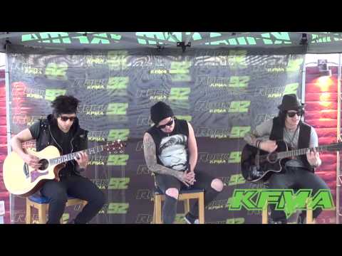 Picture Perfect Accoustic - Escape The Fate