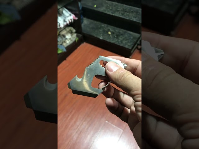 Vídeo relacionado con Promotech Llavero Punisher de metal gris con abrebotellas integrado, accesorio robusto y elegante, madera, W5L5
