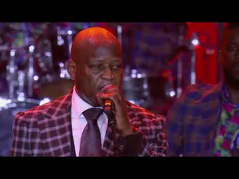 Jossart N'Yoka Longo et Zaïko Langa Langa à l'Expo Dubaï 2020 (22 mars 2022)