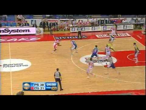 Highlights Scavolini Siviglia Pesaro - Bennet Cantù Gara4 Quarti di Finale Playoff 2012