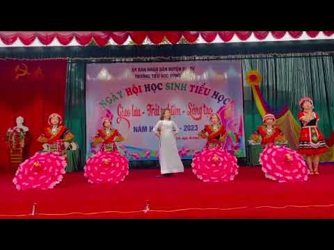 Tiết mục: Hát, múa: Em là cô giáo vùng cao