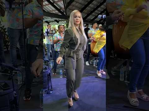 #MiriamCruz 🔥🔥🔥 "Báilalo" 🎶💃